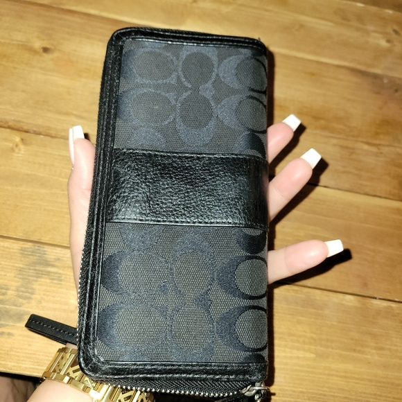 Authentic Coach Wristlet Wallet - Picture 10 of 11